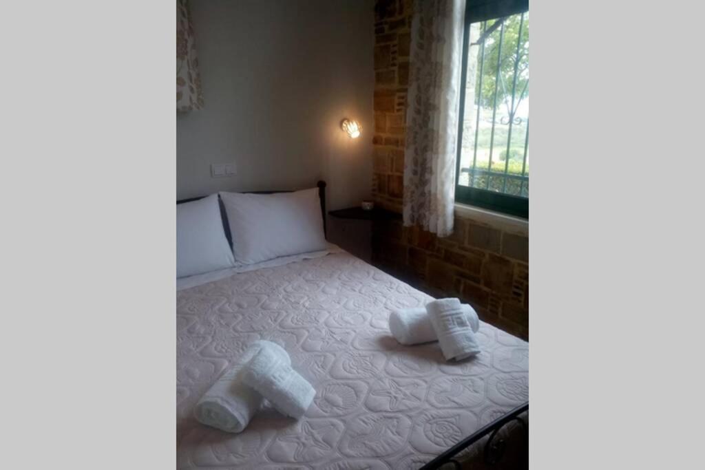 Villa Roses-Mourteri Bagian luar foto