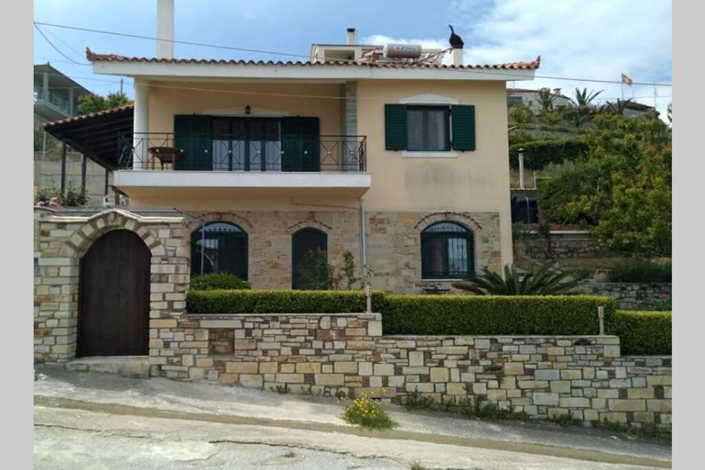 Villa Roses-Mourteri Bagian luar foto